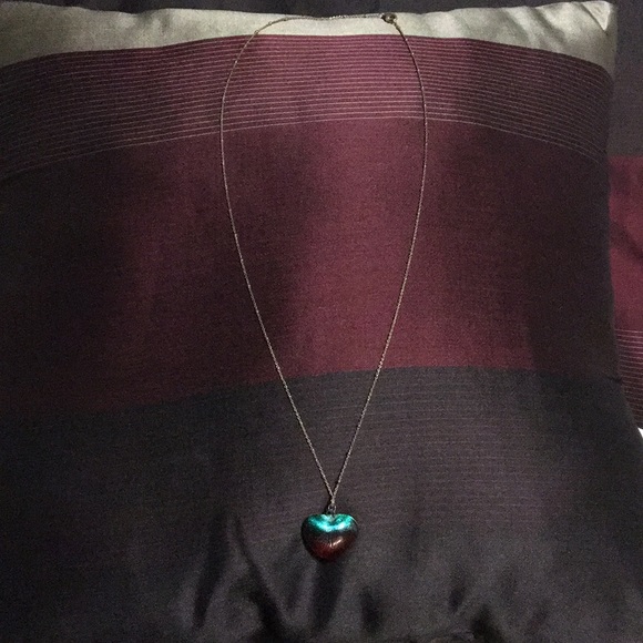 Heart shaped necklace *FREE with purchase - Picture 2 of 4